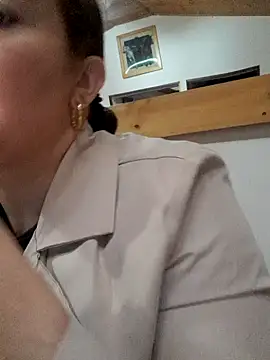 skayhot  online show from 02.24.26