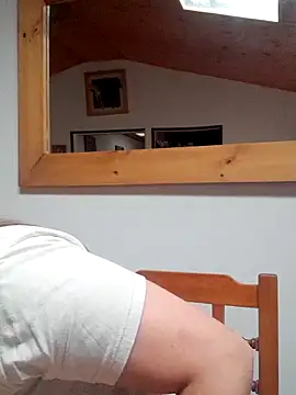 skayhot  online show from 04.23.26