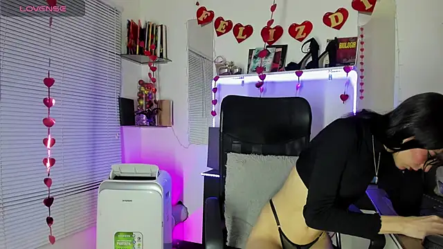 Snapshot of YUKIODAVIS chatting on 02.21.25 YUKIODAVIS online show from 02.21.25