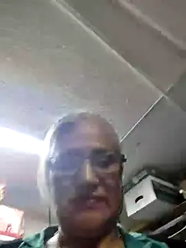 Snapshot of Edged_Hot69 chatting on 12.05.24 Edged Hot69 online show from 12.05.24