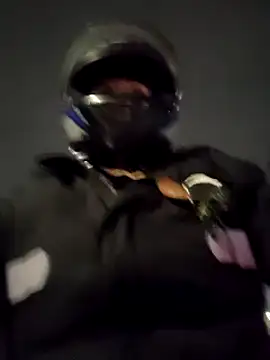 Snapshot of Edged_Hot69 chatting on 03.05.25 Edged Hot69 online show from 03.05.25