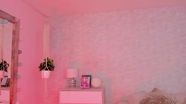 Snapshot of DahianaWalcott chatting on 12.02.24 DahianaWalcott online show from 12.02.24