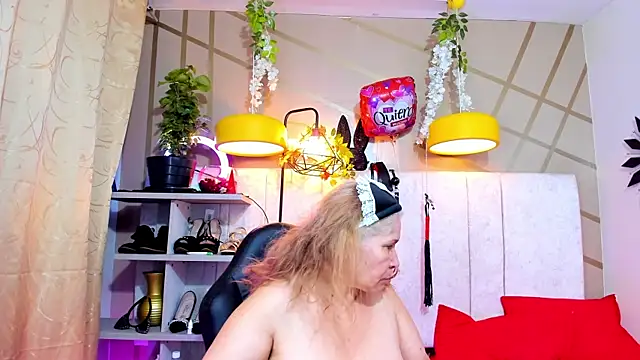 girl amada online show from 02.23.25