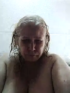 girl amada online show from 10.13.25