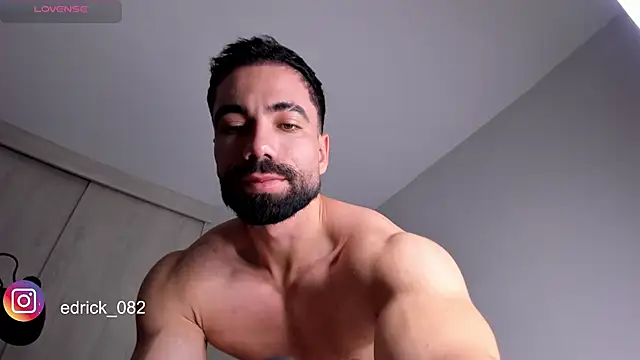 Snapshot of edrick_walton1 chatting on 02.08.25 edrick walton1 online show from 02.08.25