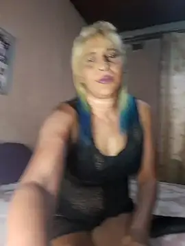 Goodgirlsue 77 online show from 10.31.25