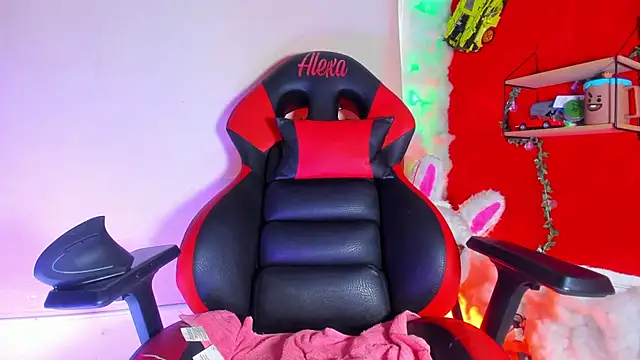 LilOwen  online show from 04.16.26