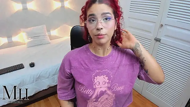 Snapshot of MizzHell chatting on 02.07.26 MizzHell online show from 02.07.26