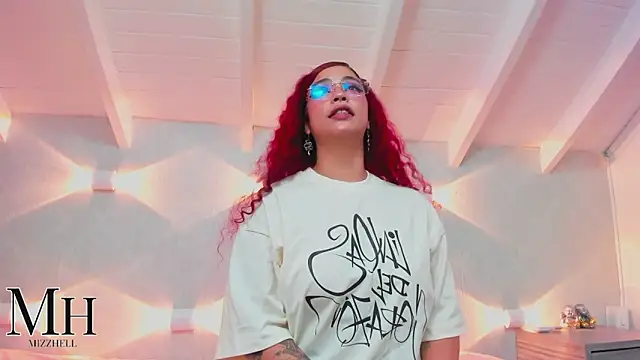 Snapshot of MizzHell chatting on 02.21.26 MizzHell online show from 02.21.26