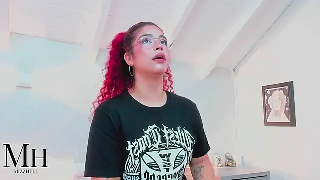 Snapshot of MizzHell chatting on 02.24.26 MizzHell online show from 02.24.26