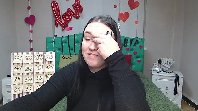 IsabelBlackberry online show from 02.17.25