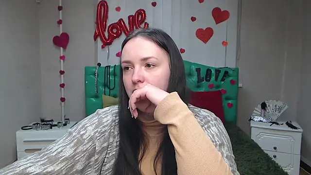 IsabelBlackberry online show from 02.24.25