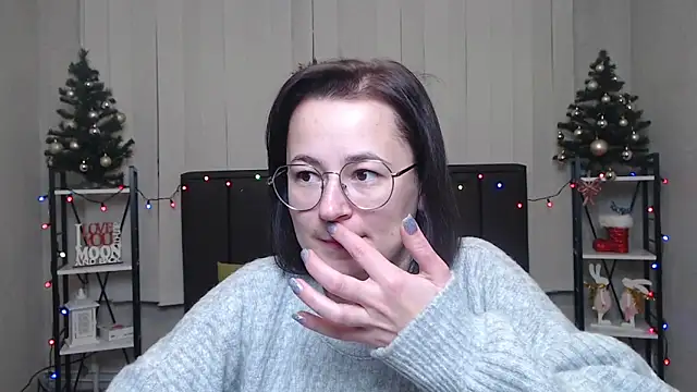 Snapshot of MarieSho chatting on 01.03.25 MarieSho online show from 01.03.25