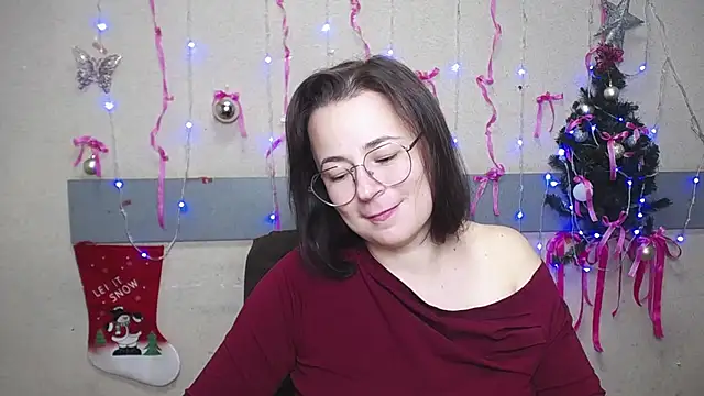 Snapshot of MarieSho chatting on 01.15.25 MarieSho online show from 01.15.25