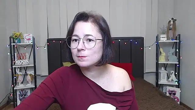 Snapshot of MarieSho chatting on 01.31.25 MarieSho online show from 01.31.25