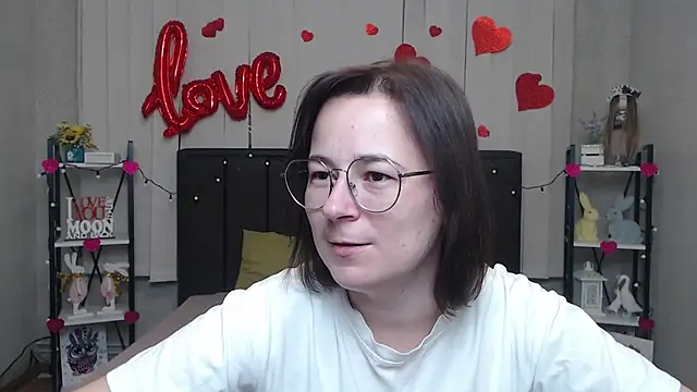 Snapshot of MarieSho chatting on 03.14.25 MarieSho online show from 03.14.25