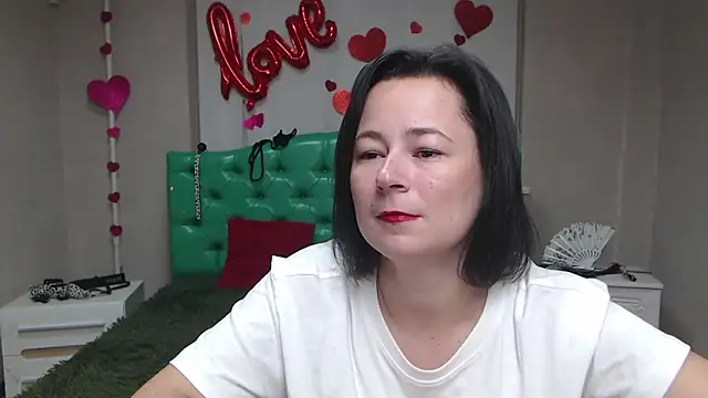 Snapshot of MarieSho chatting on 09.09.25 MarieSho online show from 09.09.25