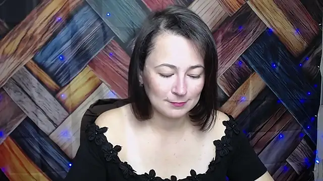 Snapshot of MarieSho chatting on 09.26.25 MarieSho online show from 09.26.25