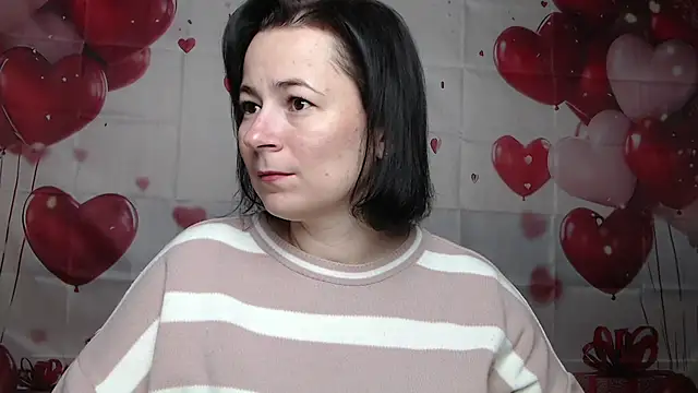 Snapshot of MarieSho chatting on 02.17.26 MarieSho online show from 02.17.26