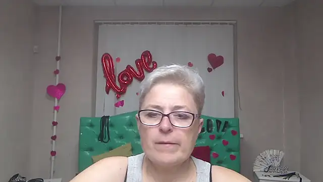 EmiliaGree online show from 10.14.25