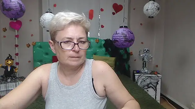 EmiliaGree online show from 10.31.25