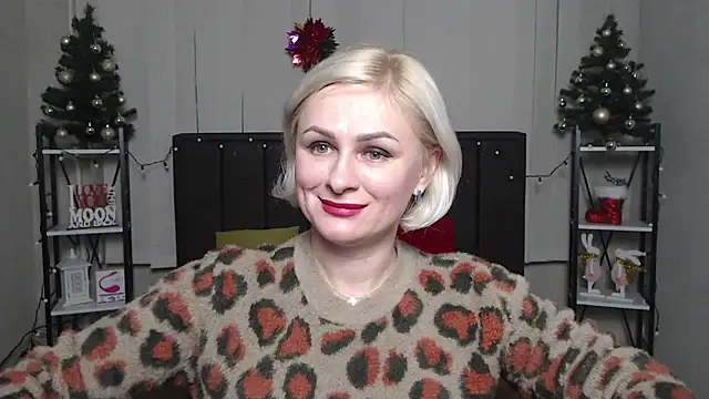 Snapshot of OliviaHorst chatting on 12.25.24 OliviaHorst online show from 12.25.24