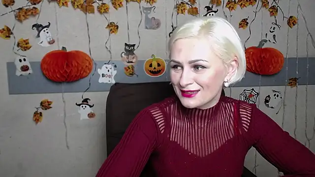 Snapshot of OliviaHorst chatting on 11.15.25 OliviaHorst online show from 11.15.25