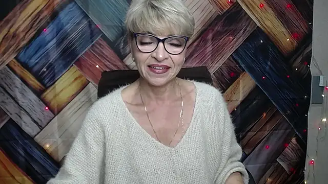 EllaBonito online show from 10.17.25