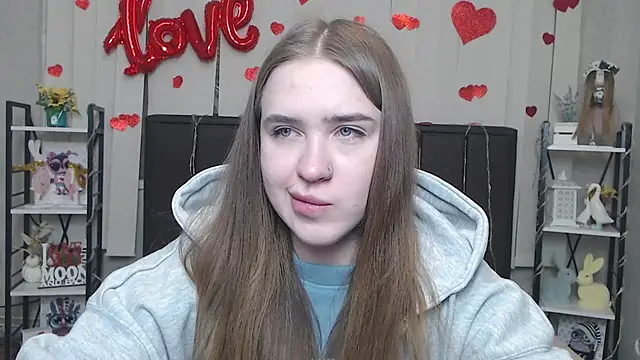 LauraHlot online show from 02.06.26