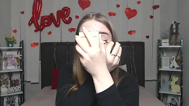 LauraHlot online show from 02.26.26