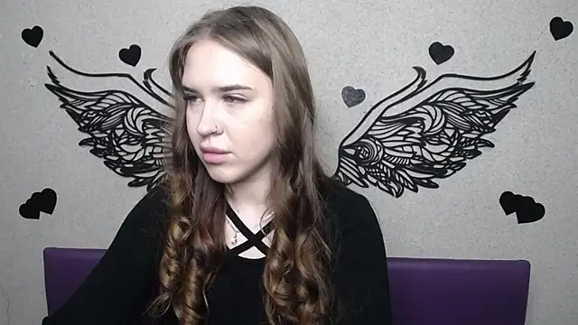 LauraHlot online show from 04.15.26