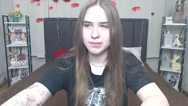 Snapshot of LauraHlot chatting on 05.14.26 LauraHlot online show from 05.14.26