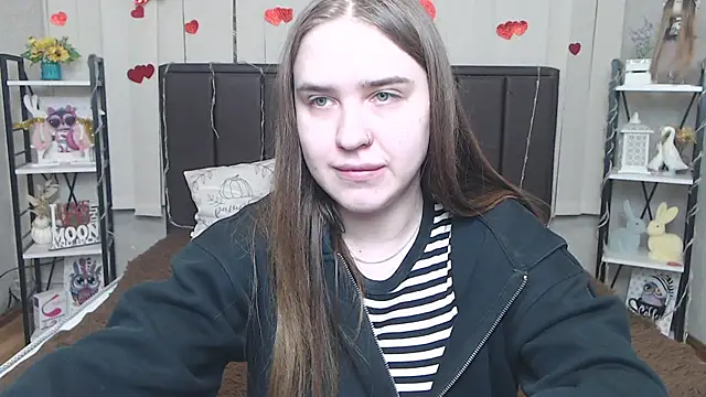 Snapshot of LauraHlot chatting on 05.31.26 LauraHlot online show from 05.31.26
