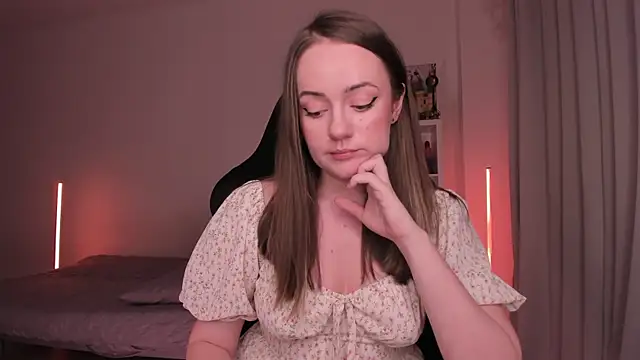 WalkingGirl online show from 01.26.25