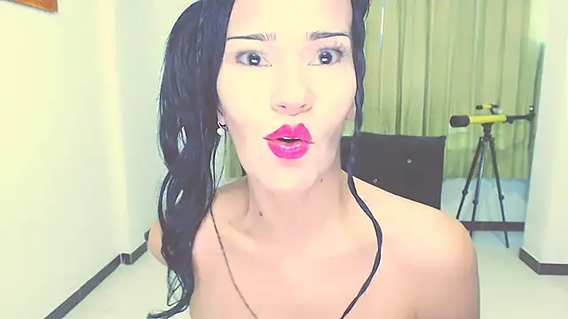 Snapshot of Stephanie520 chatting on 09.24.25 Stephanie520 online show from 09.24.25