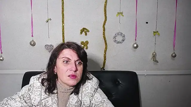 LuciaMii online show from 01.15.25