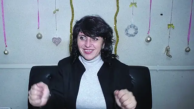 LuciaMii online show from 01.18.25