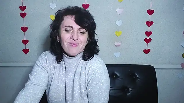 LuciaMii online show from 01.25.25