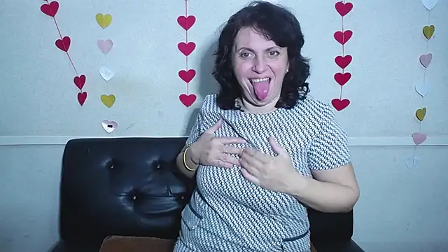 LuciaMii online show from 02.01.25