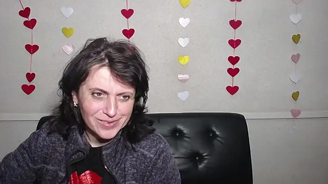 LuciaMii online show from 02.11.25