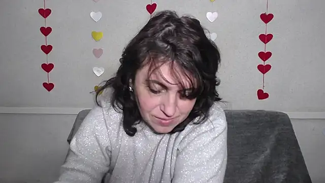 LuciaMii online show from 02.16.25