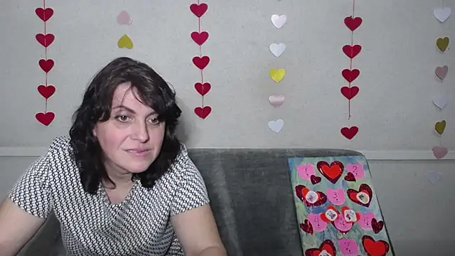 LuciaMii online show from 02.17.25