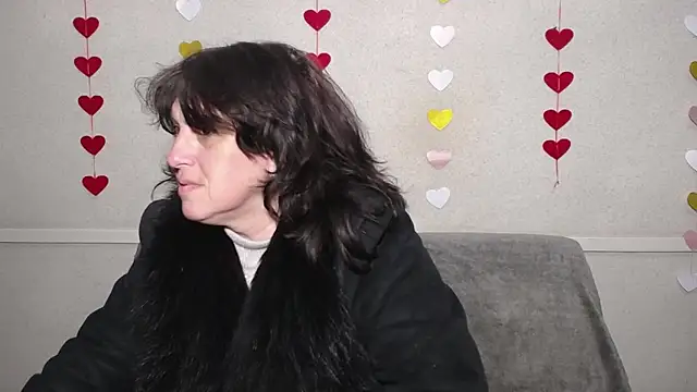 LuciaMii online show from 02.28.25