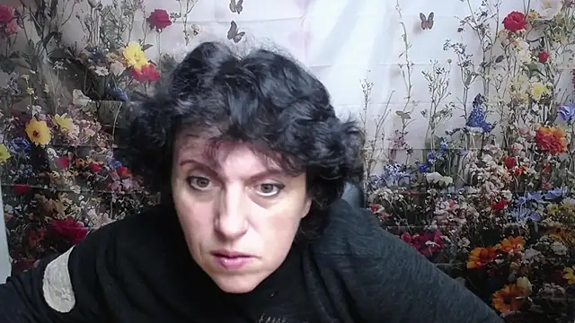 LuciaMii online show from 10.10.25