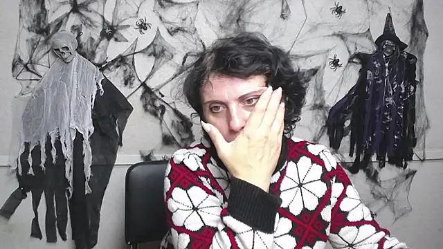 LuciaMii online show from 11.11.25