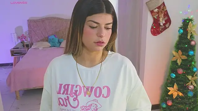 Snapshot of Thamy_stark chatting on 12.18.24 Thamy stark online show from 12.18.24