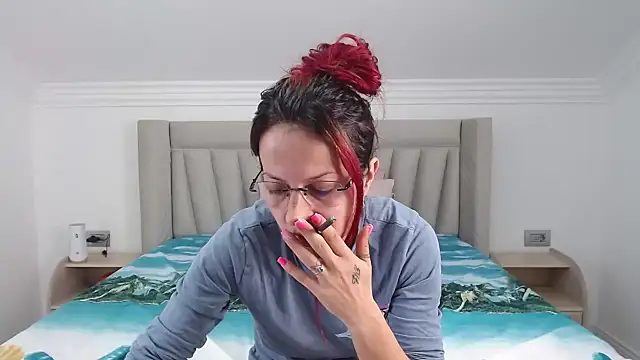 CatWoman0001 online show from 11.14.25