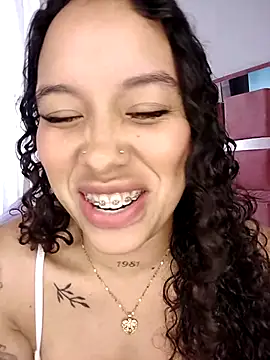 MarieLeon online show from 03.04.25