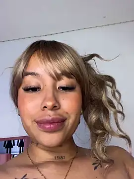 MarieLeon online show from 03.22.25