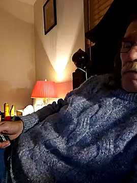 Snapshot of coolbrease10 chatting on 12.04.24 coolbrease10 online show from 12.04.24